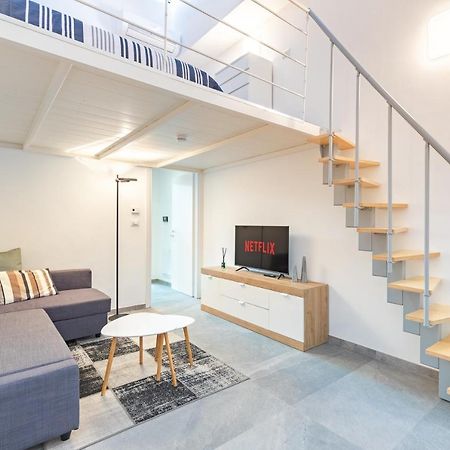 토리노 Exclusive Loft Crocetta - Free Private Parking & Wi-Fi - 5 Min To Metro Nizza - Ac 빌라 외부 사진