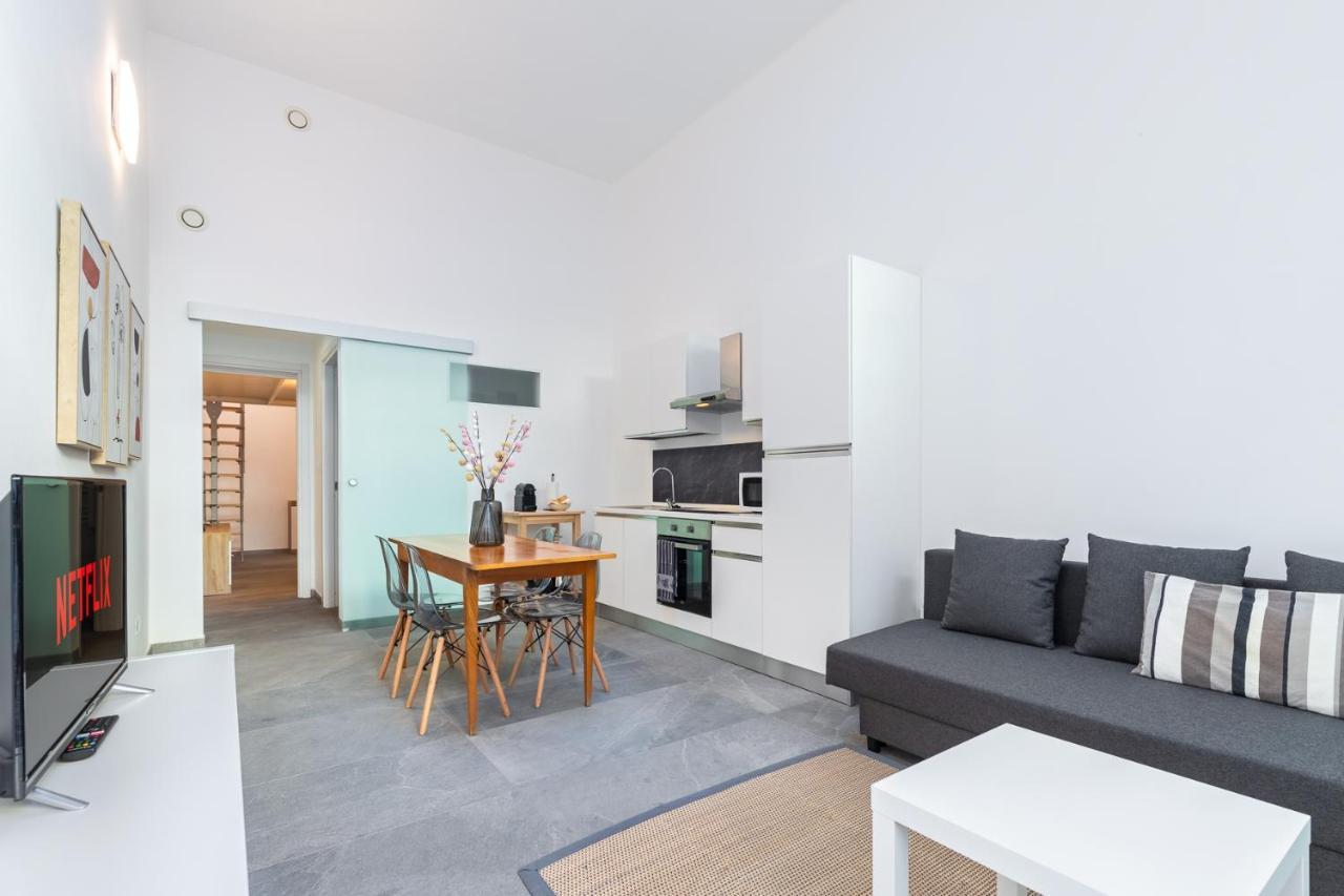 토리노 Exclusive Loft Crocetta - Free Private Parking & Wi-Fi - 5 Min To Metro Nizza - Ac 빌라 외부 사진