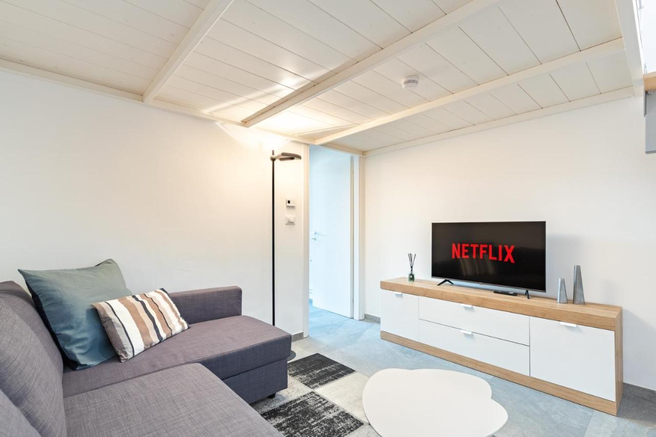 토리노 Exclusive Loft Crocetta - Free Private Parking & Wi-Fi - 5 Min To Metro Nizza - Ac 빌라 외부 사진