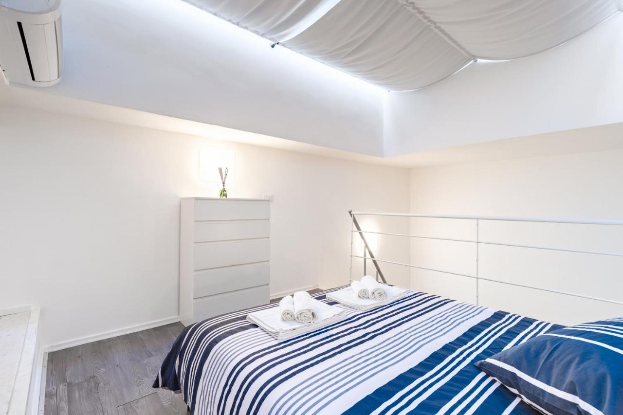 토리노 Exclusive Loft Crocetta - Free Private Parking & Wi-Fi - 5 Min To Metro Nizza - Ac 빌라 외부 사진