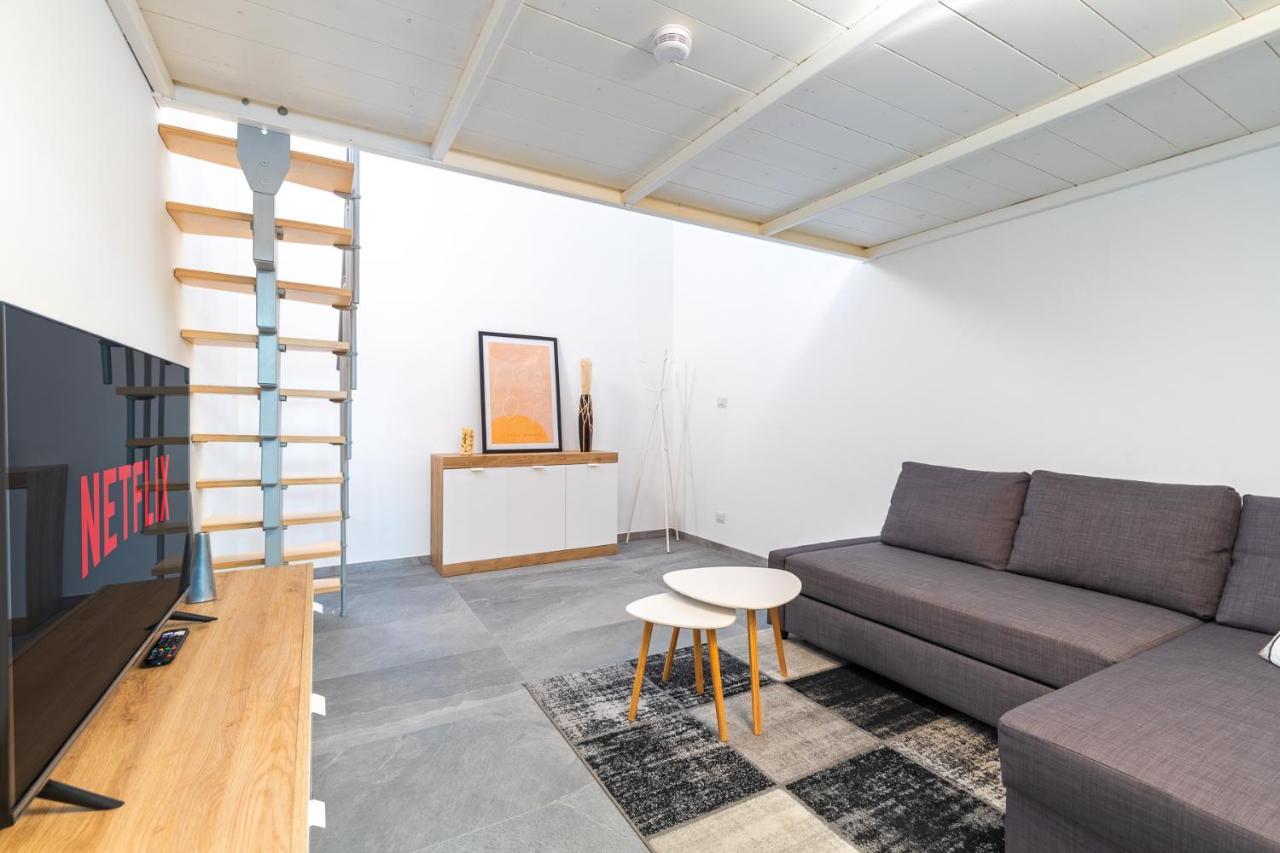 토리노 Exclusive Loft Crocetta - Free Private Parking & Wi-Fi - 5 Min To Metro Nizza - Ac 빌라 외부 사진