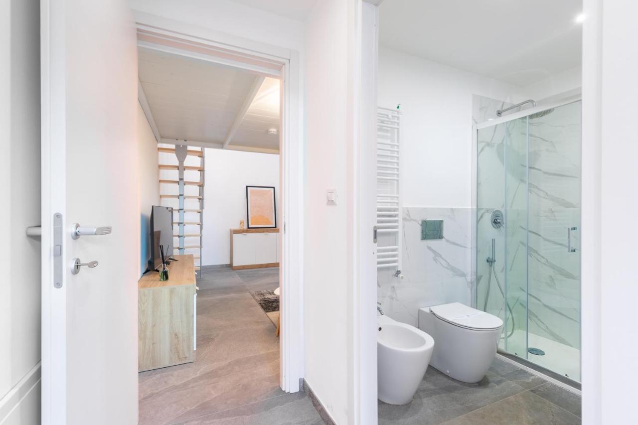 토리노 Exclusive Loft Crocetta - Free Private Parking & Wi-Fi - 5 Min To Metro Nizza - Ac 빌라 외부 사진